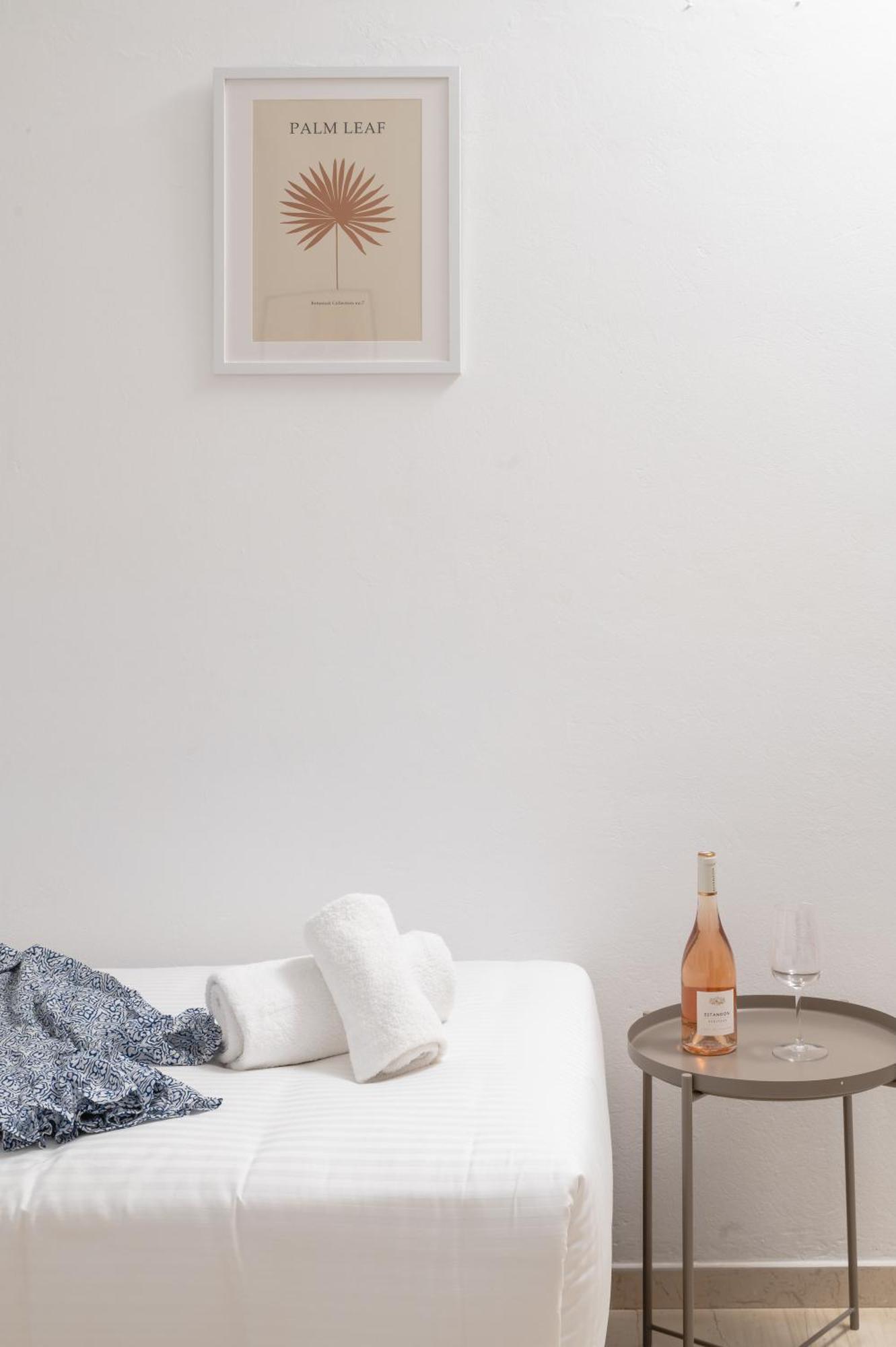 Thelesi Apartments Stalos Exterior photo