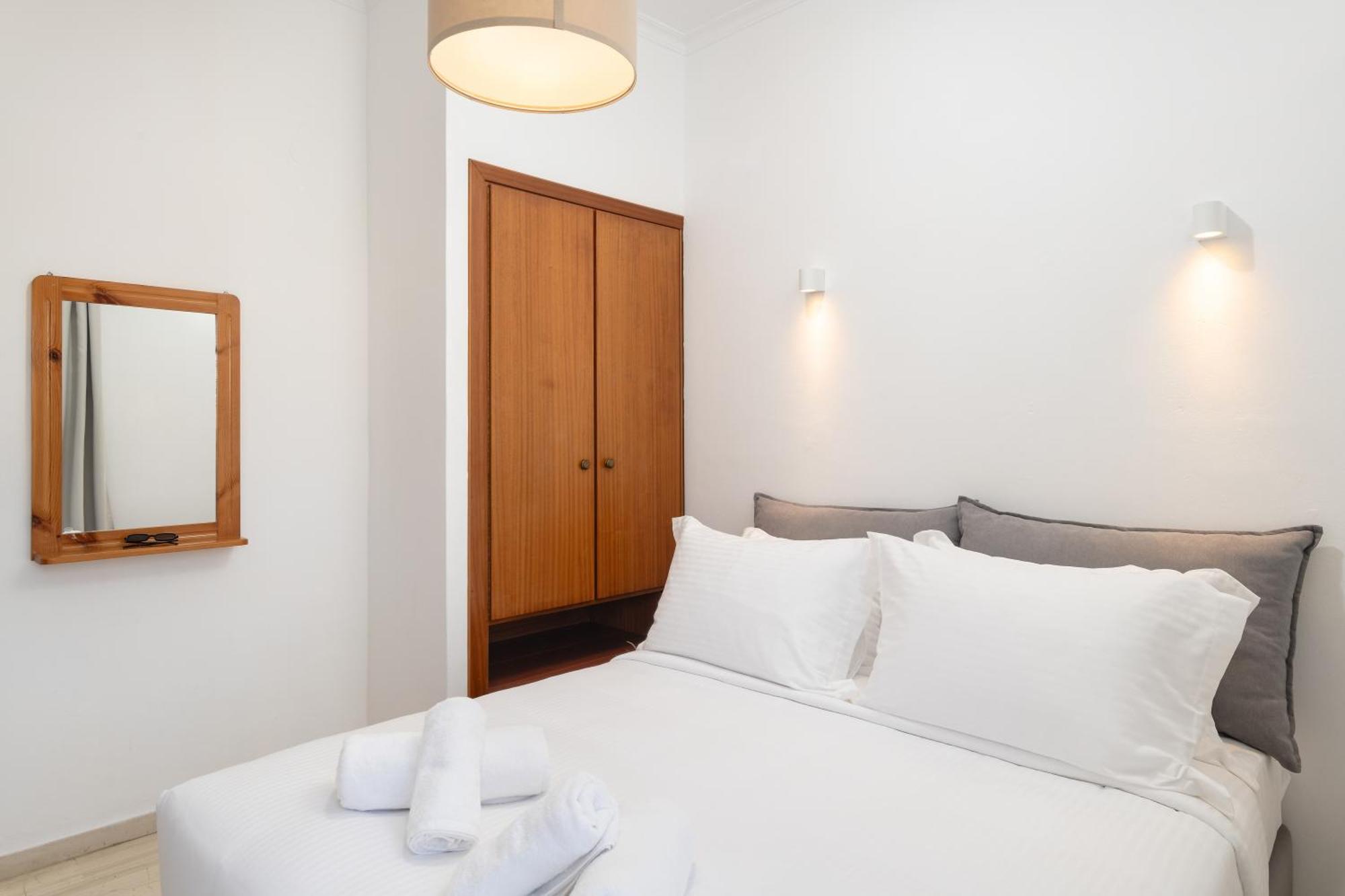 Thelesi Apartments Stalos Exterior photo