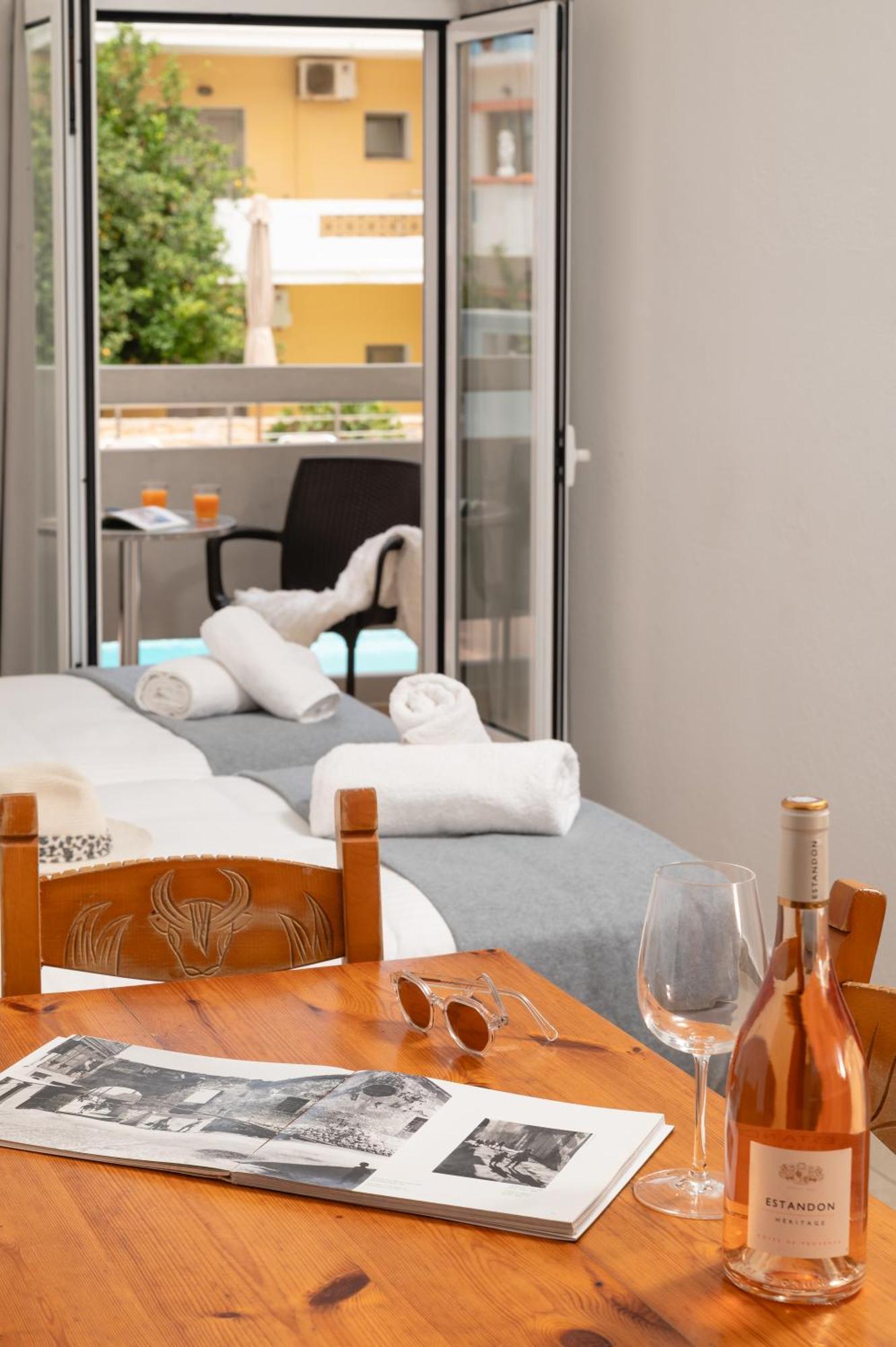 Thelesi Apartments Stalos Exterior photo