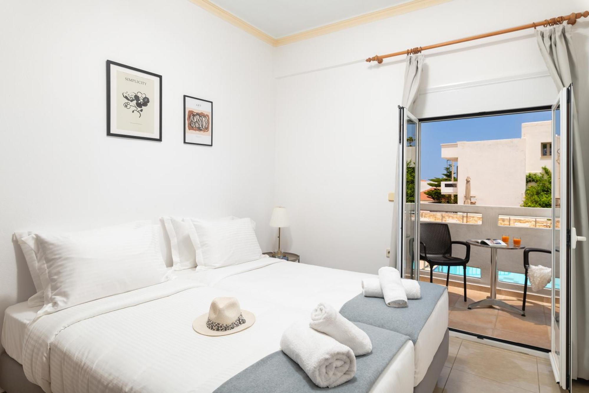 Thelesi Apartments Stalos Exterior photo