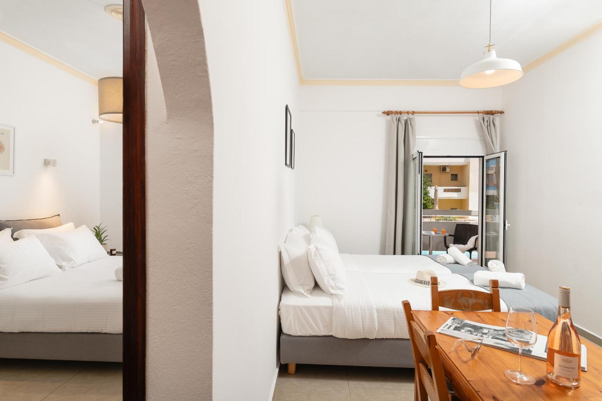 Thelesi Apartments Stalos Exterior photo